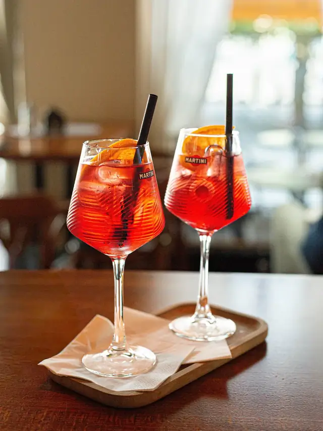 Barevné drinky v Pia